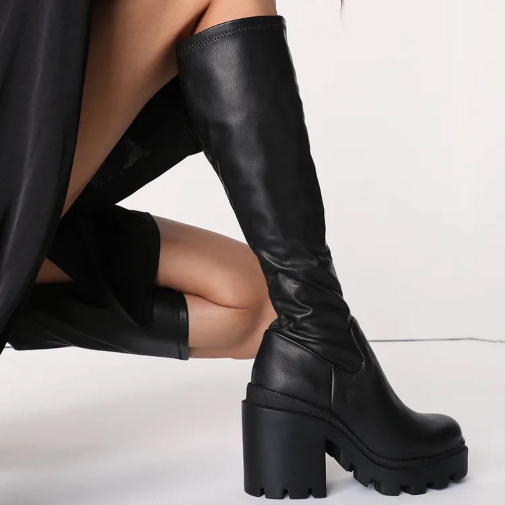 NWOT Steve Madden Roxanna Boots